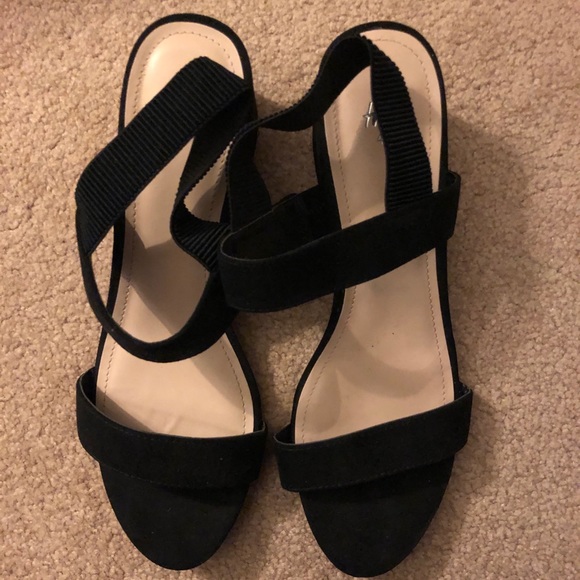 Black strap faux suede sandals - Picture 2 of 5